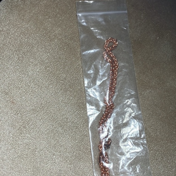 Rose Gold chain & matching earrings set - Picture 3 of 7